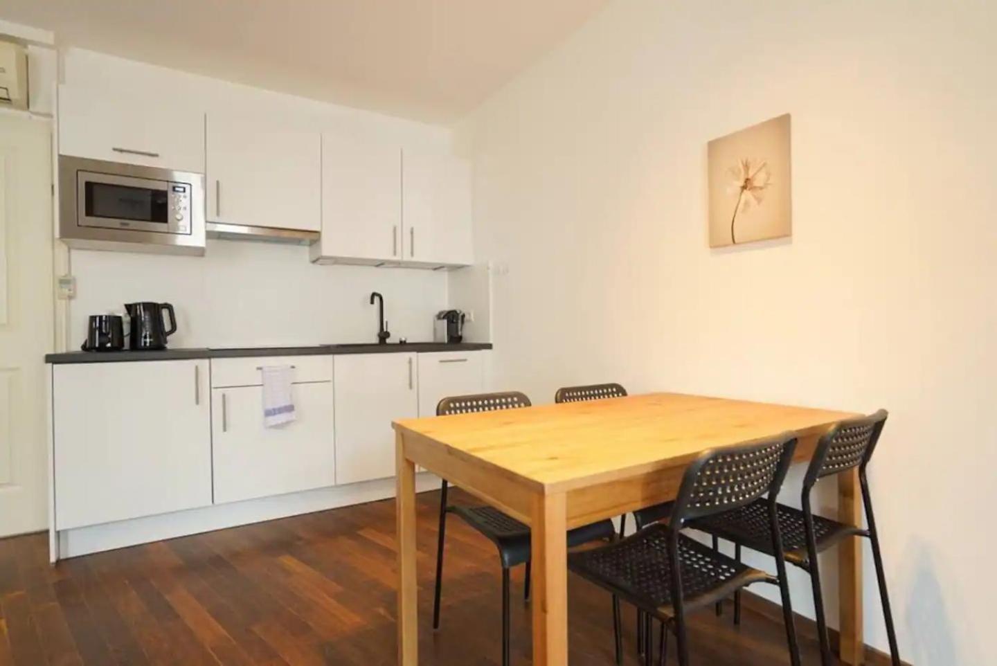 Apartmán Authentic Austrian Flat In The South Of Vienna Modling Exteriér fotografie