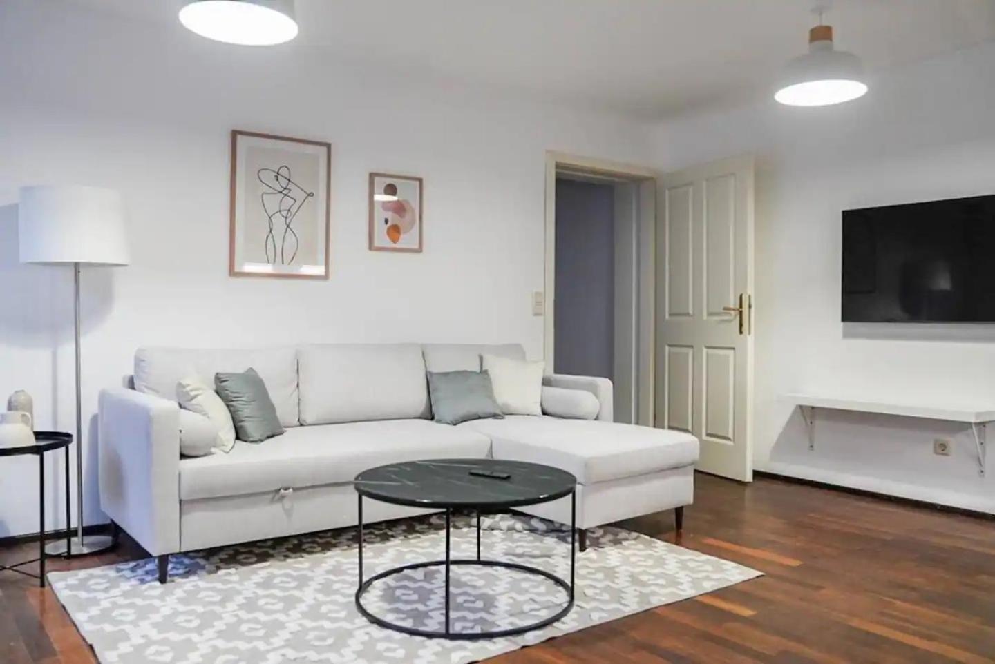Apartmán Authentic Austrian Flat In The South Of Vienna Modling Exteriér fotografie