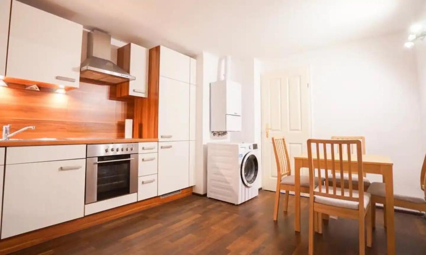 Apartmán Authentic Austrian Flat In The South Of Vienna Modling Exteriér fotografie