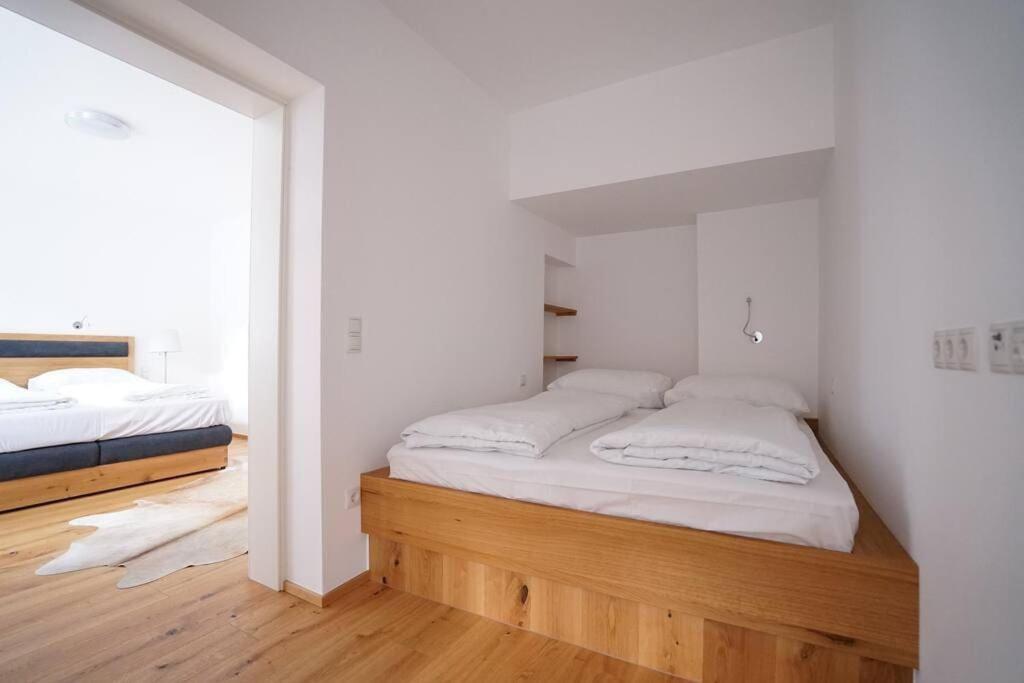 Apartmán Authentic Austrian Flat In The South Of Vienna Modling Exteriér fotografie