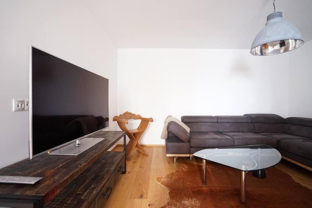 Apartmán Authentic Austrian Flat In The South Of Vienna Modling Exteriér fotografie
